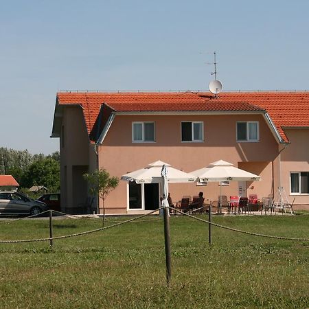 Guesthouse Capistro Bilje 외부 사진