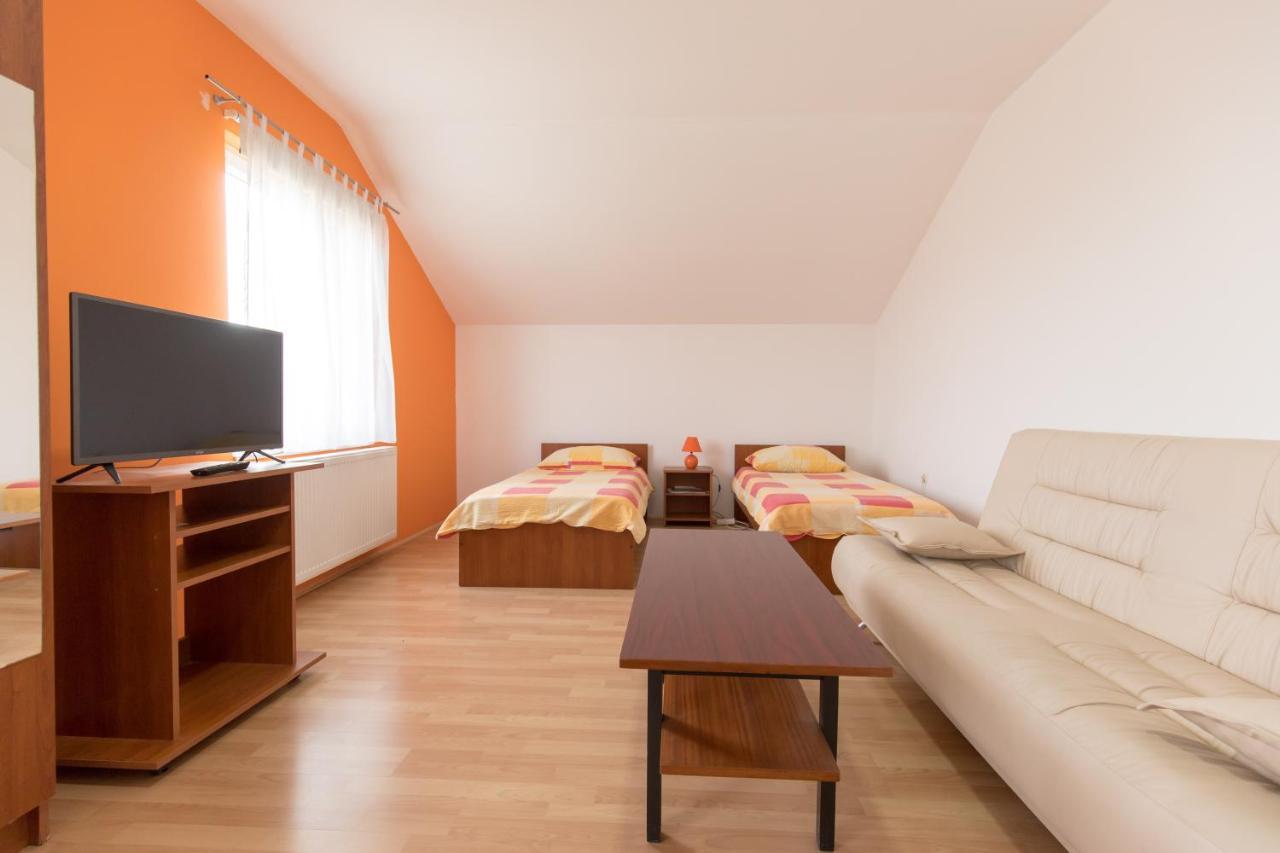 Guesthouse Capistro Bilje 외부 사진