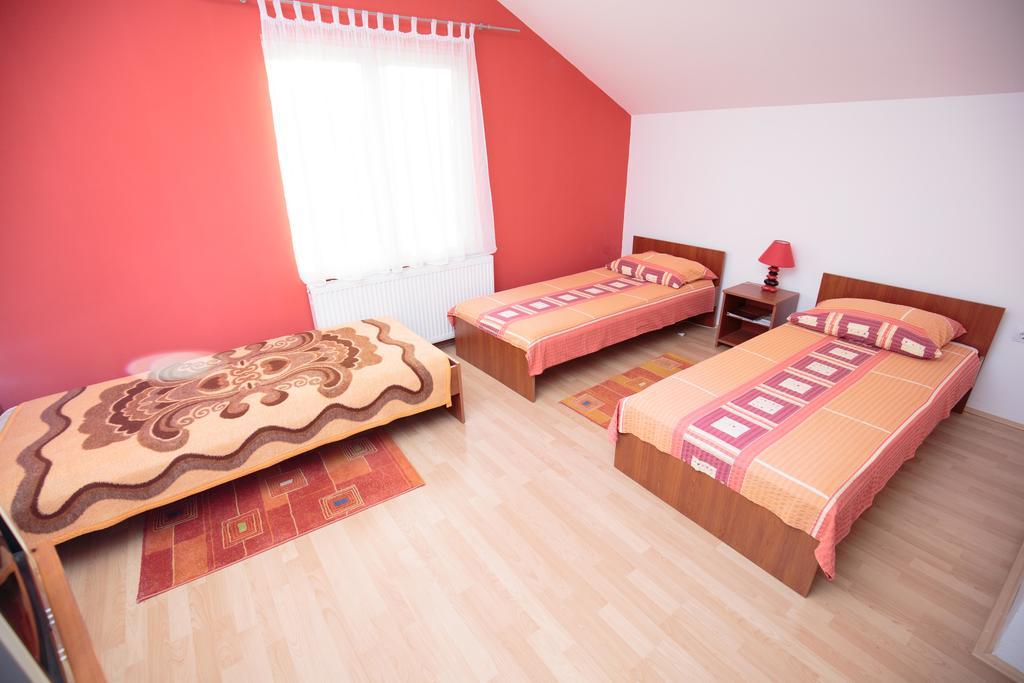 Guesthouse Capistro Bilje 외부 사진